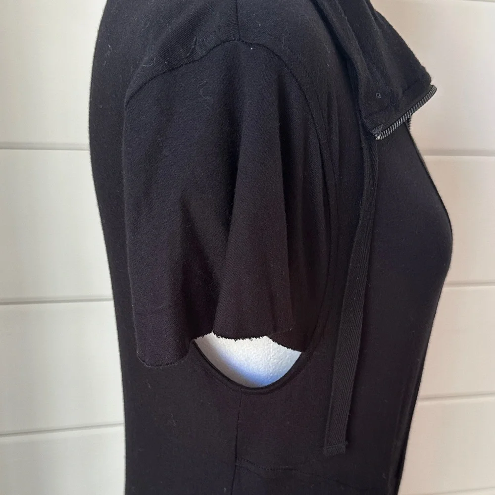 Kenzie Black Short Sleeve Zip Dress - Picture 6 of 11